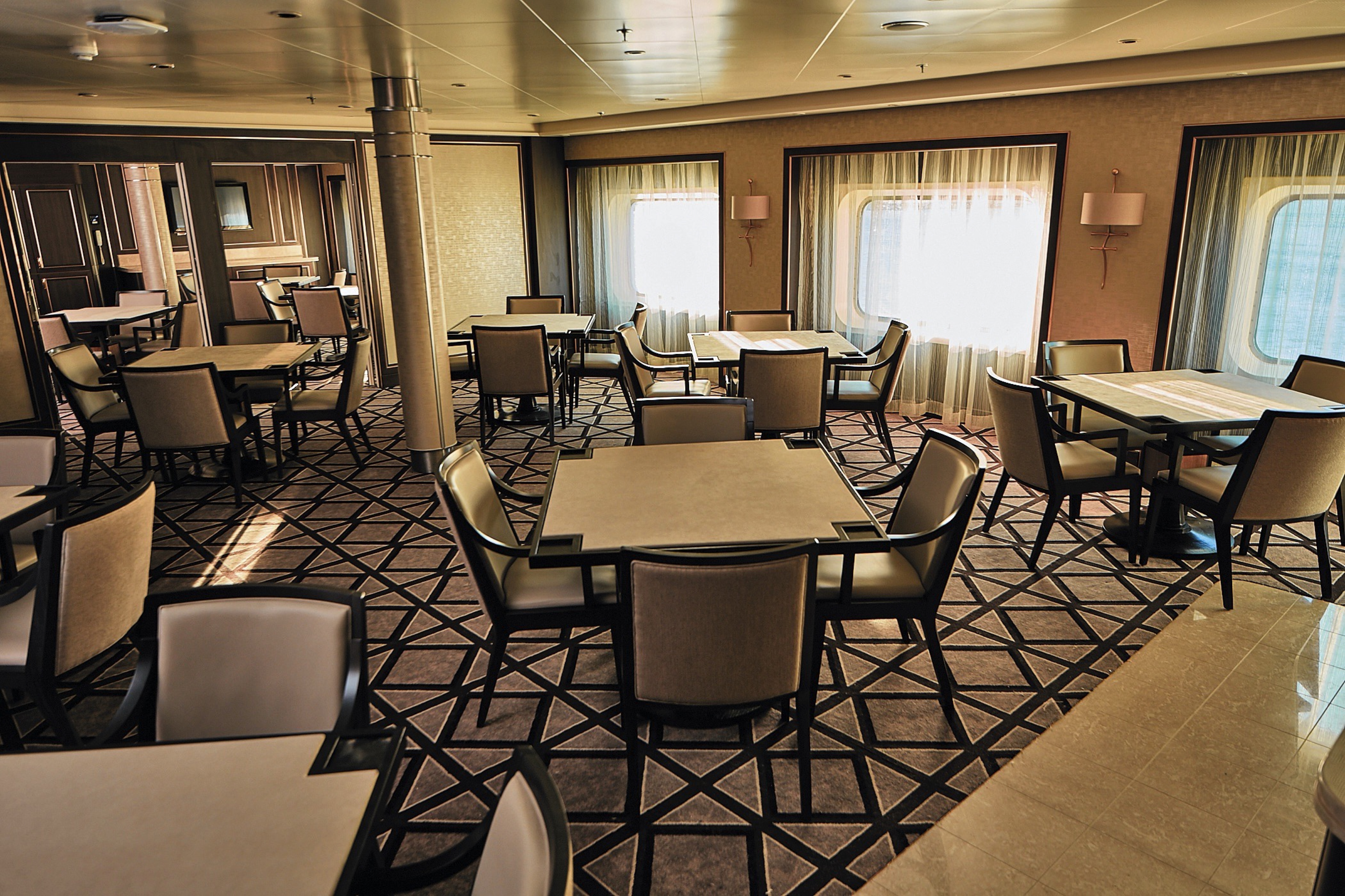 Seven Seas Voyager - Card & Conference Room